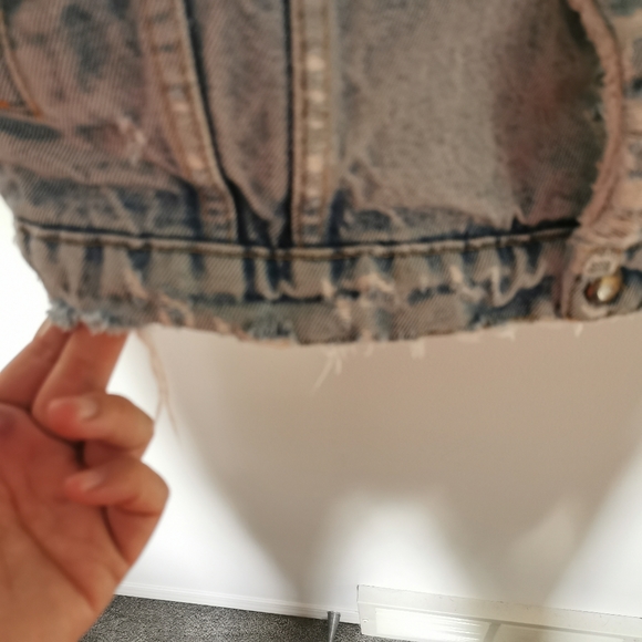 VINTAGE | Sherpa lined denim vest - Picture 7 of 7